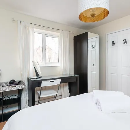 Lovely Townhouse With Parking - Pass The Keys York Exterior photo