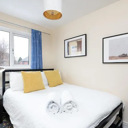 Lovely Townhouse With Parking - Pass The Keys York Exterior photo