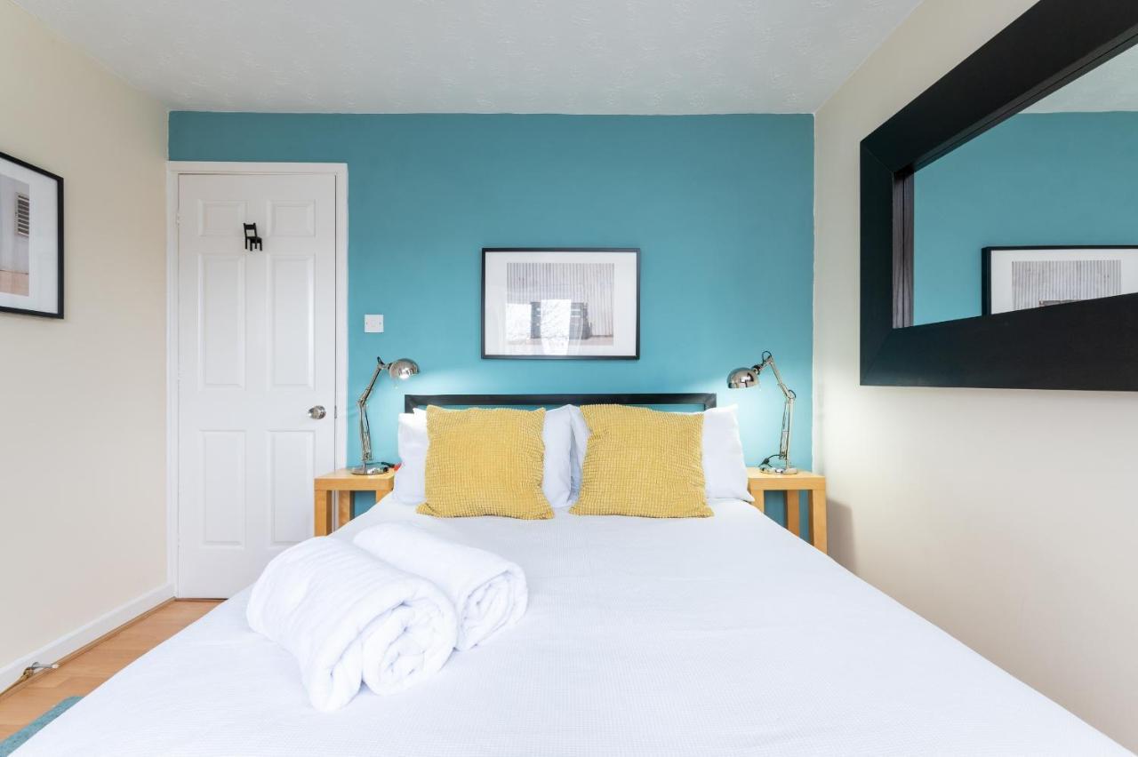 Lovely Townhouse With Parking - Pass The Keys Holiday home York