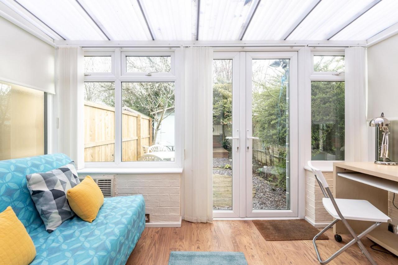Lovely Townhouse With Parking - Pass The Keys * York