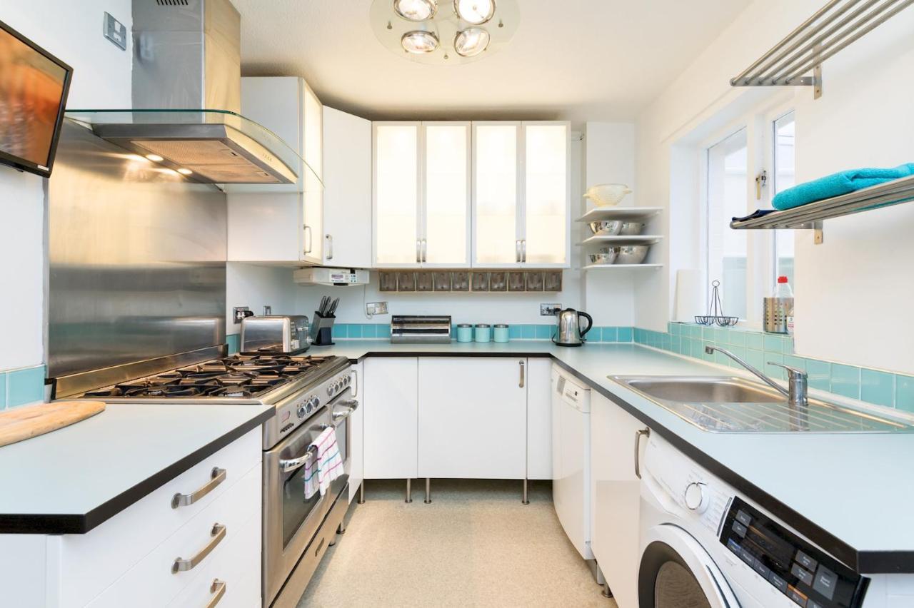 Holiday home Lovely Townhouse With Parking - Pass The Keys
